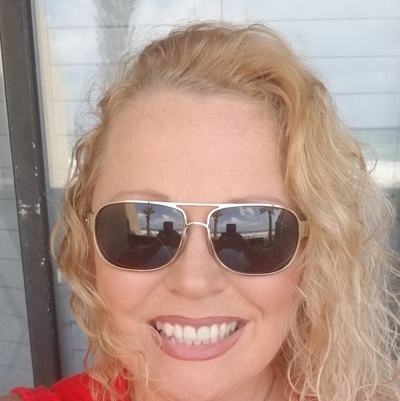 Meet your Posher, Kimberly - Picture 3 of 10